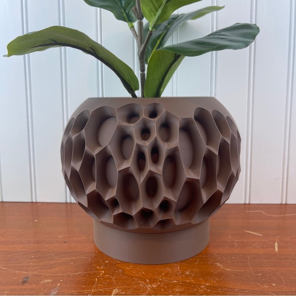 Indoor Flower Pot, The Virus Planter Pot, Houseplants, Ecofriendly - Picture 1 of 10